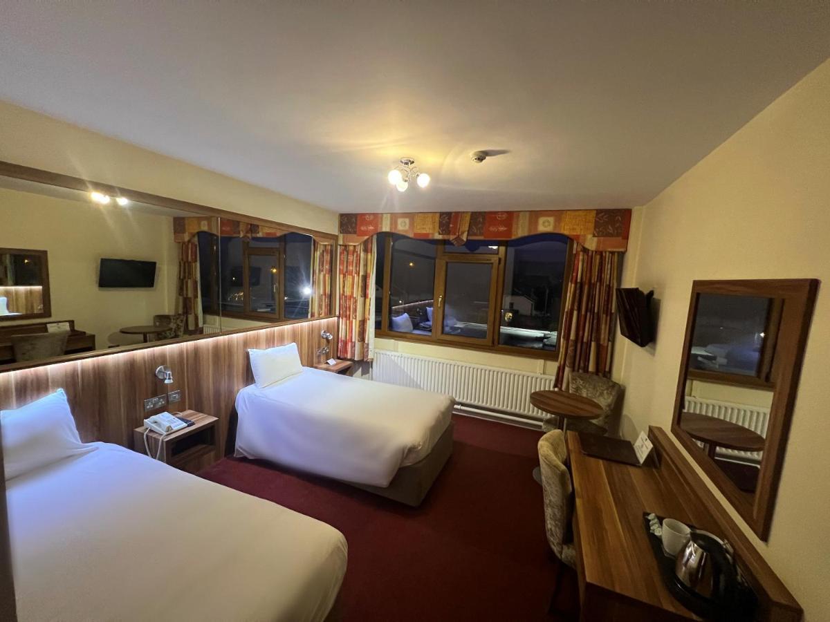 Hotel West County 3*