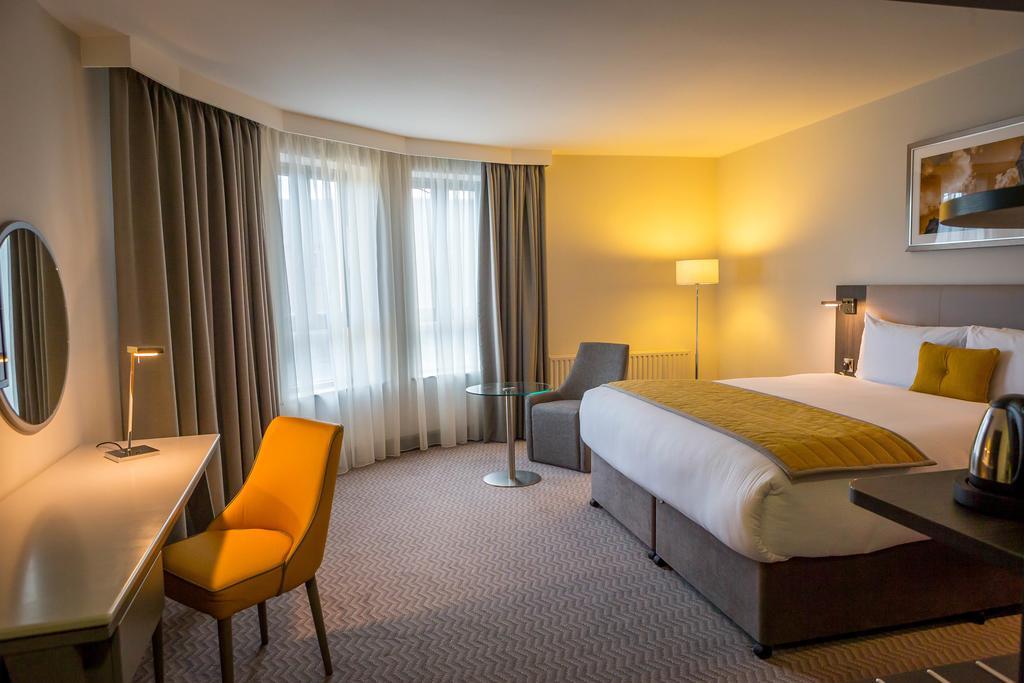 Hotel Maldron Pearse Street 4*