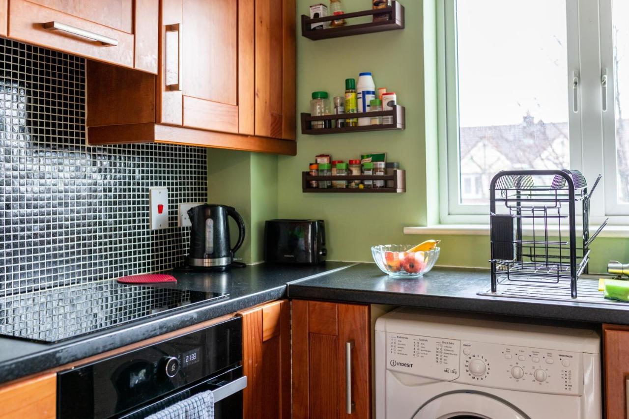 Homestay Orchard Way, Shared With An Amazing Double Bedroom With Ensuite Dublin
