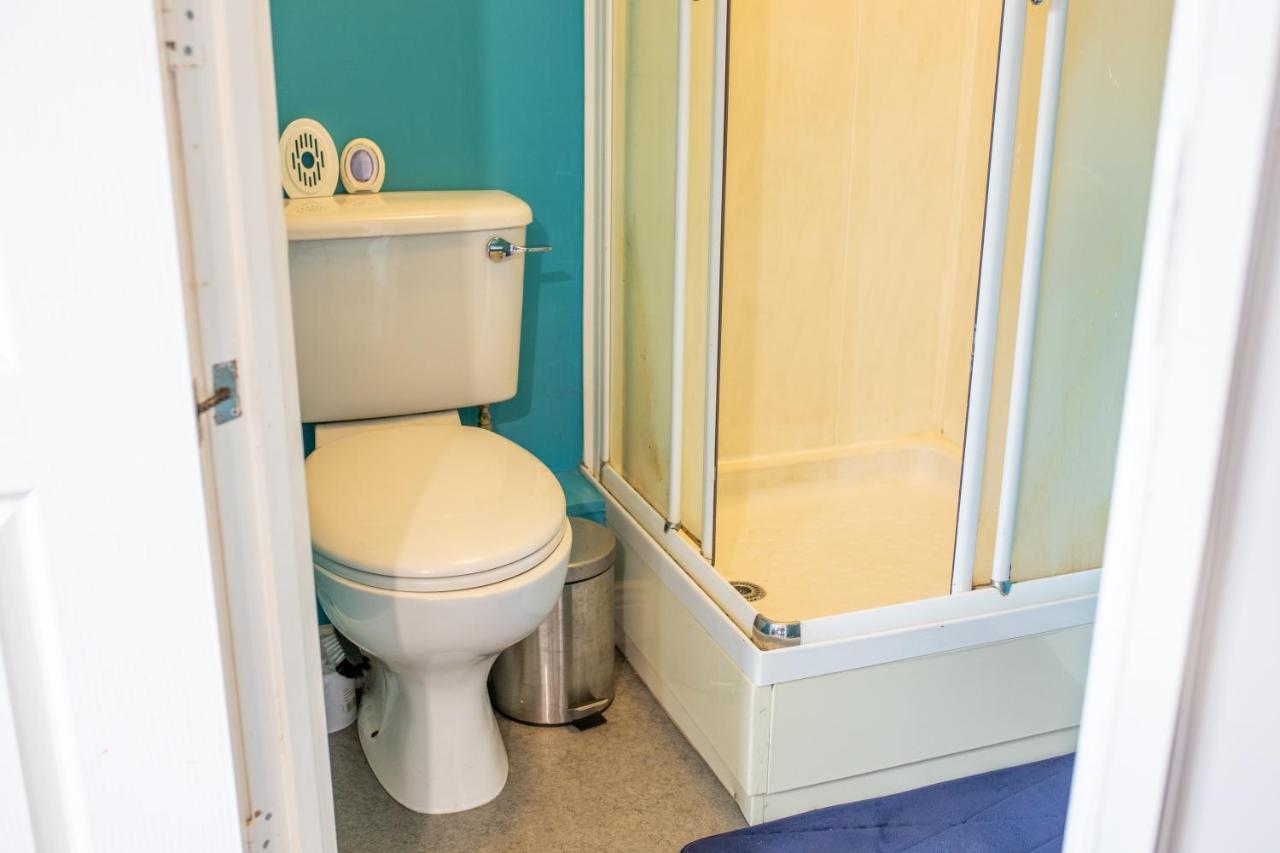 Homestay Orchard Way, Shared With An Amazing Double Bedroom With Ensuite *