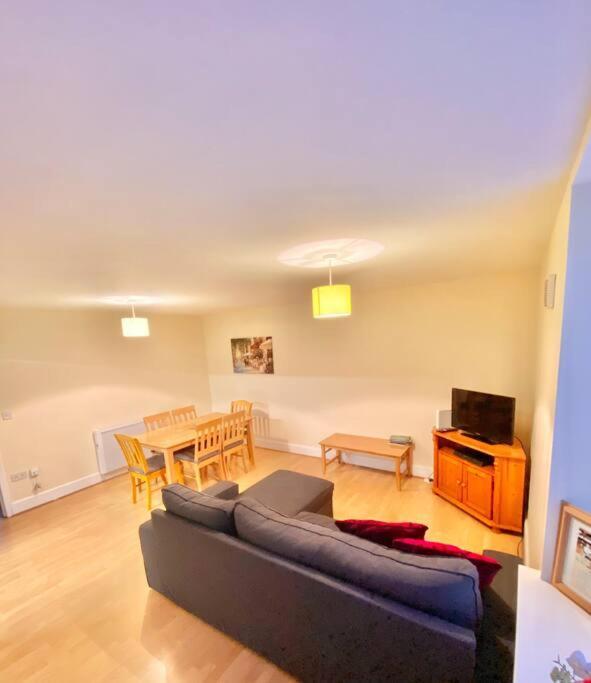 2 Bed In Centre *