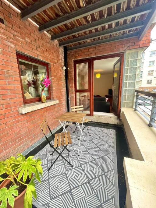 2 Bed In Centre Dublin