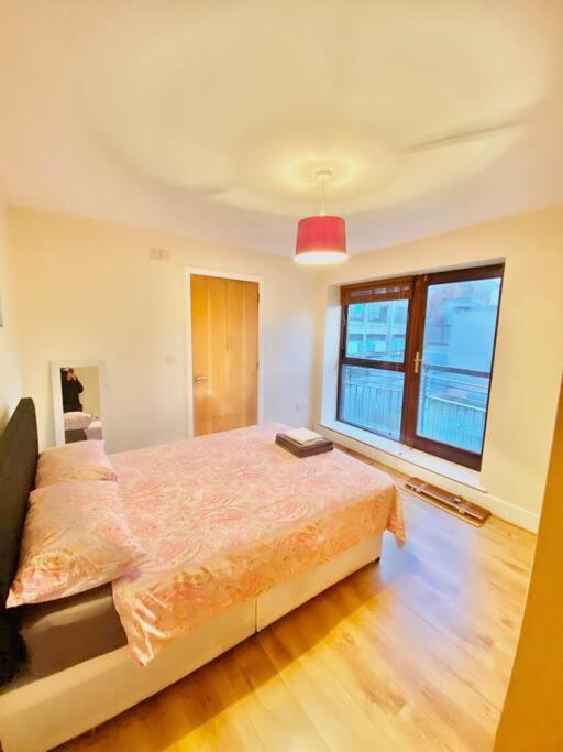 2 Bed In Centre Apartment