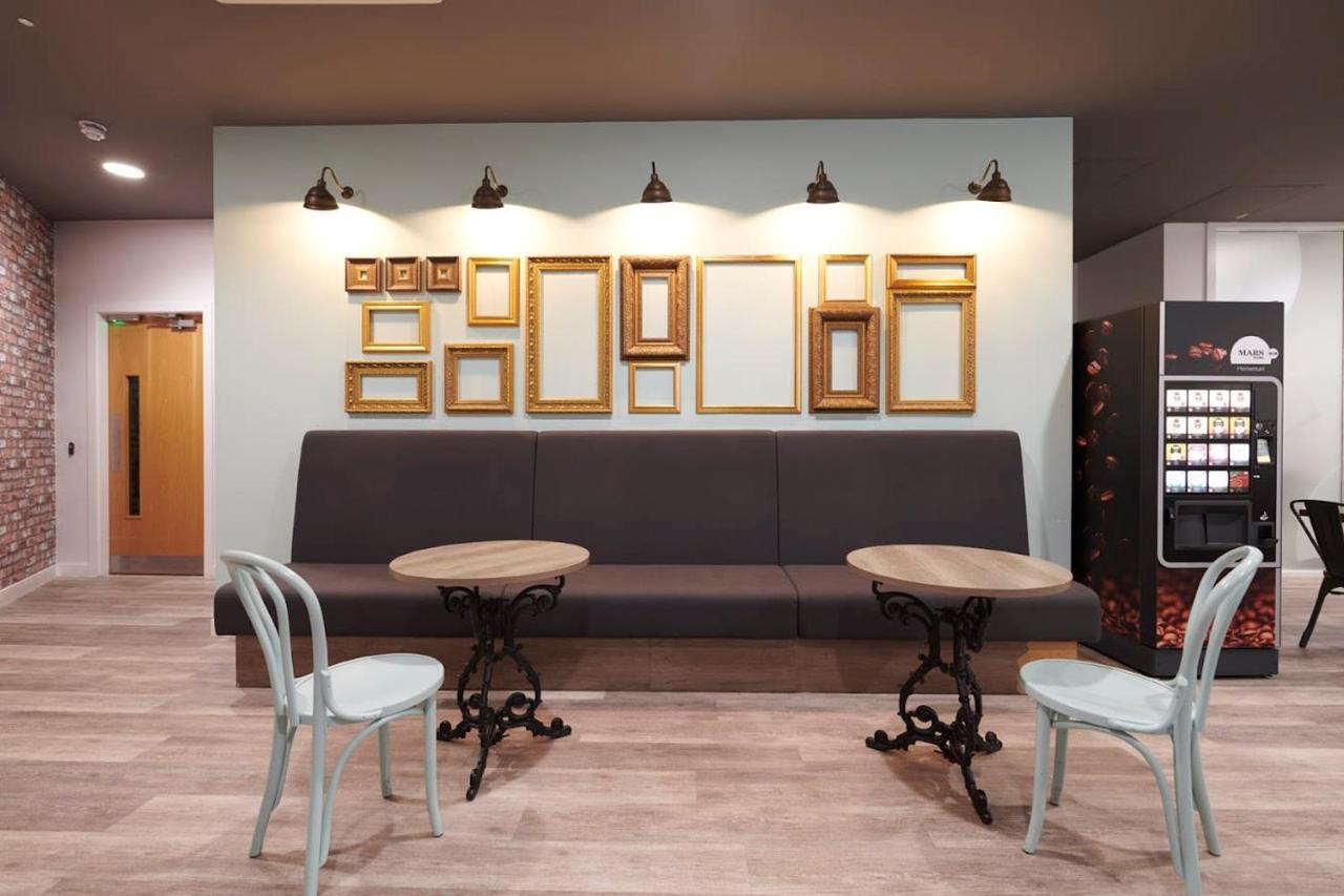Stylish & Private At Binary Hub In *