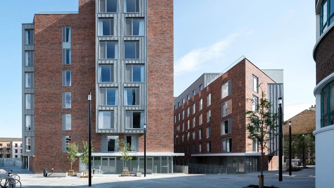 Apartment Stylish & Private At Binary Hub In *