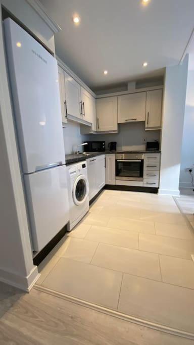 Stunning Modern 2bed Near City& Airport * Dublin