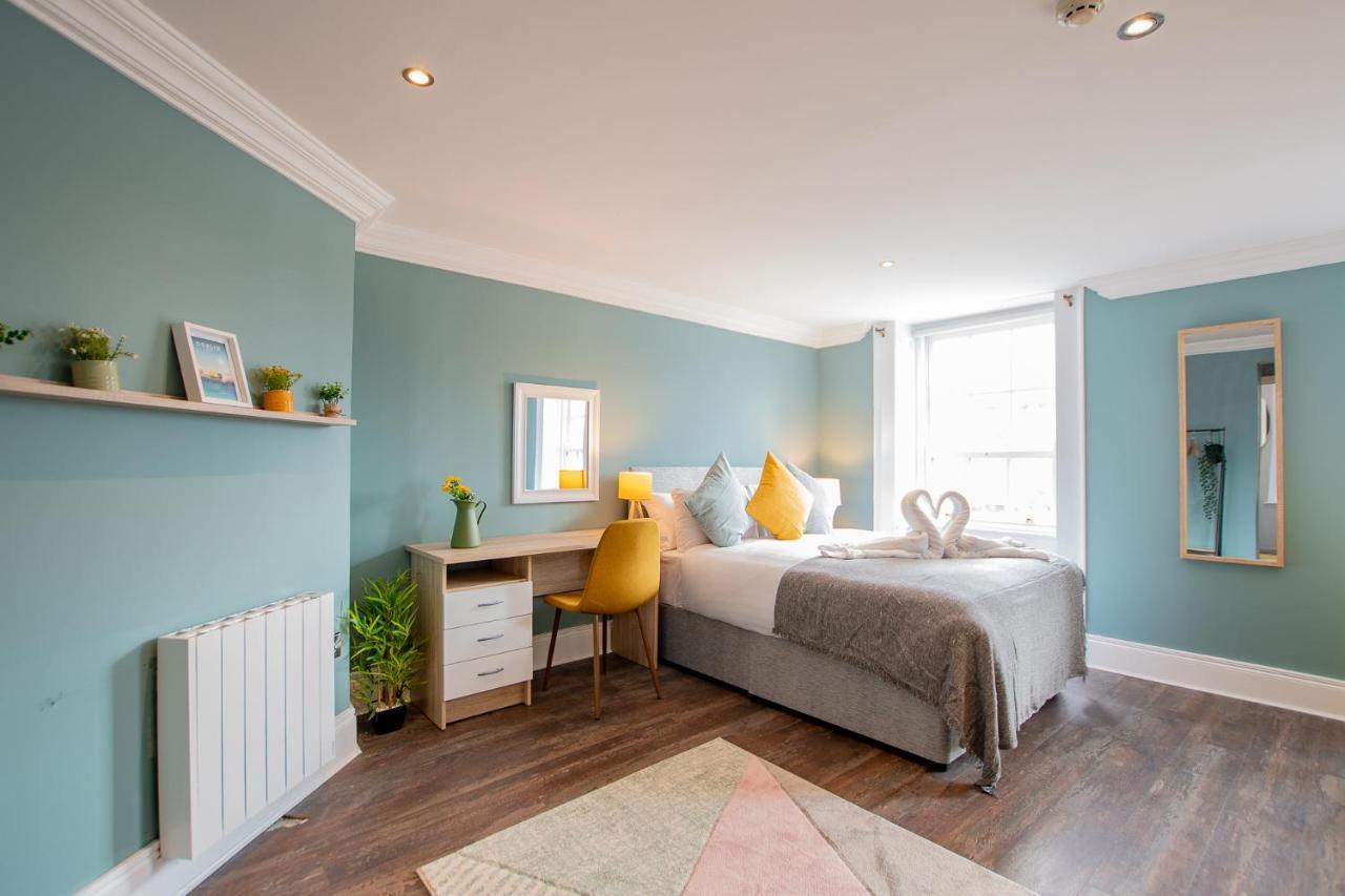 The Yellow Door By Shortstays Holiday home *