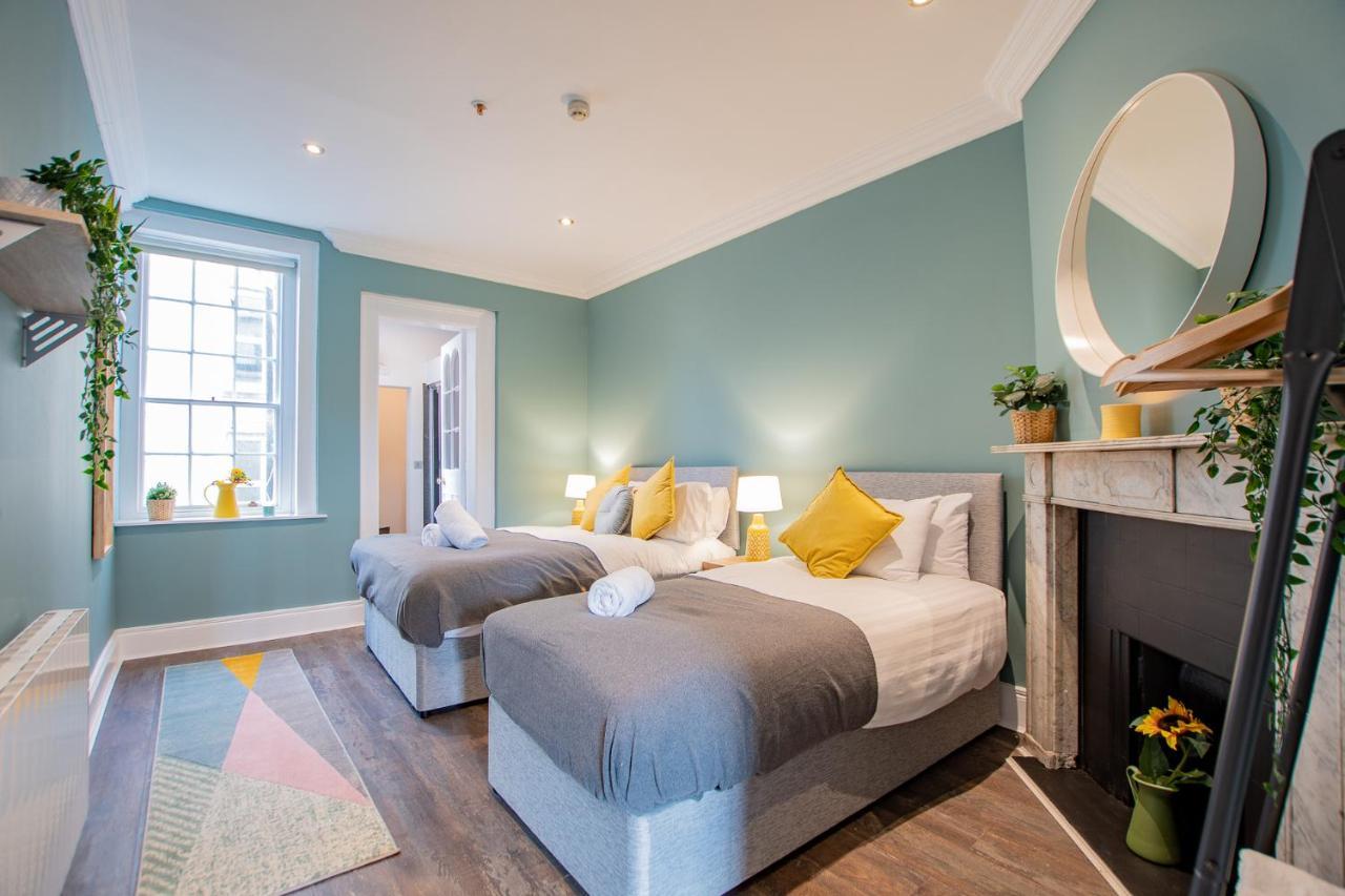 Holiday home The Yellow Door By Shortstays