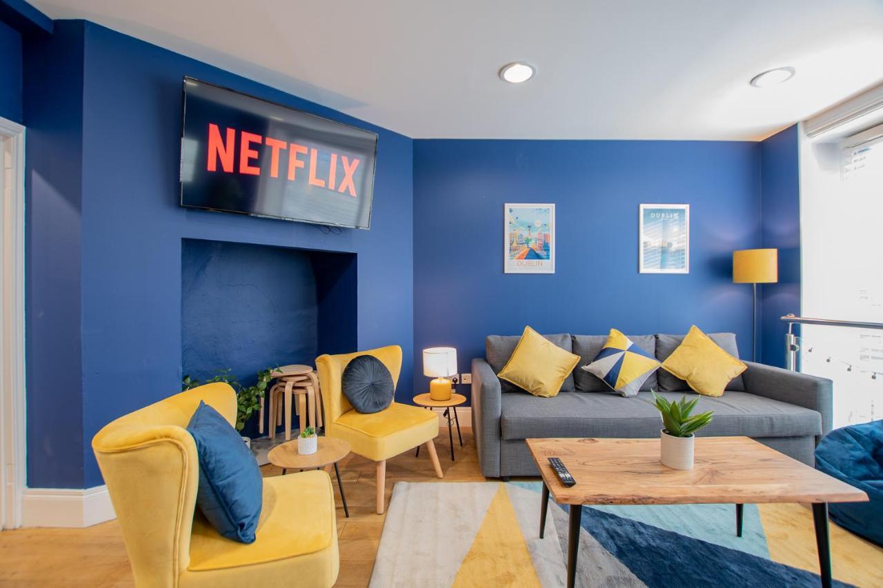 The Yellow Door By Shortstays Holiday home