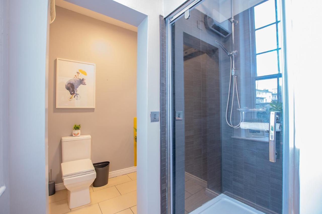 The Yellow Door By Shortstays Holiday home