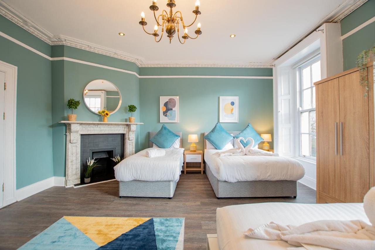 Holiday home The Yellow Door By Shortstays *
