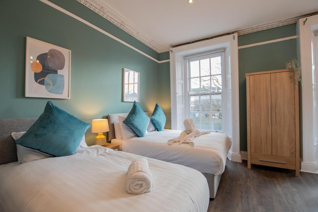 Holiday home The Yellow Door By Shortstays *