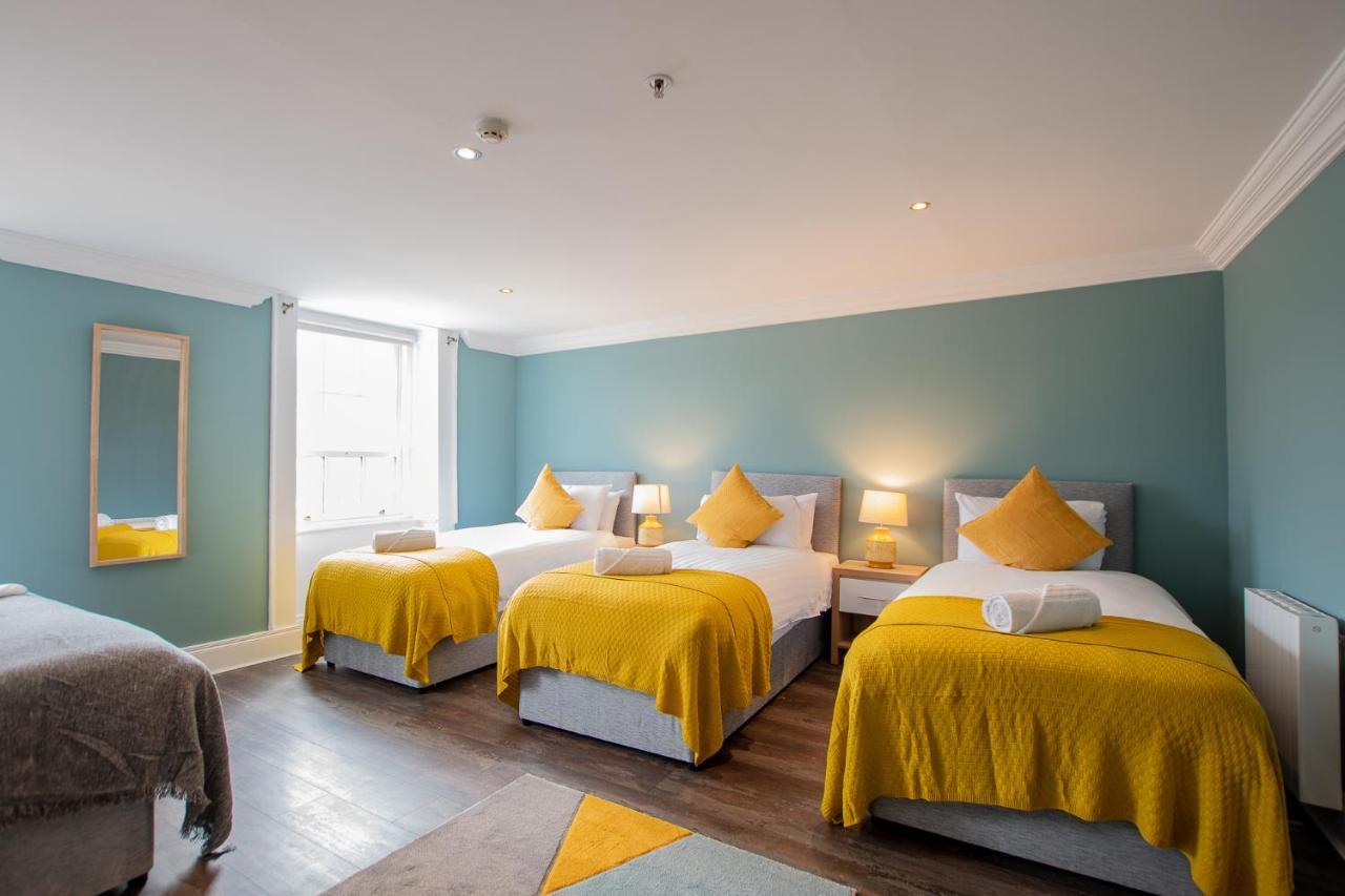 Holiday home The Yellow Door By Shortstays *