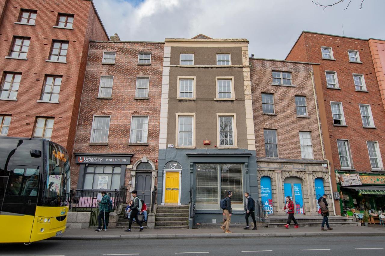 The Yellow Door By Shortstays *