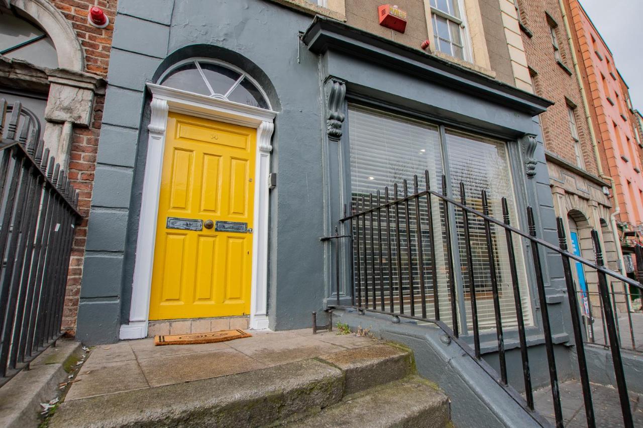 The Yellow Door By Shortstays *