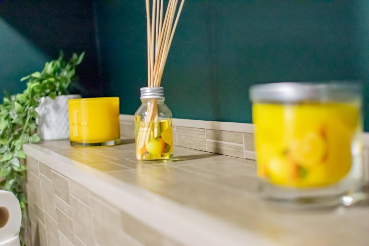 The Yellow Door By Shortstays Holiday home