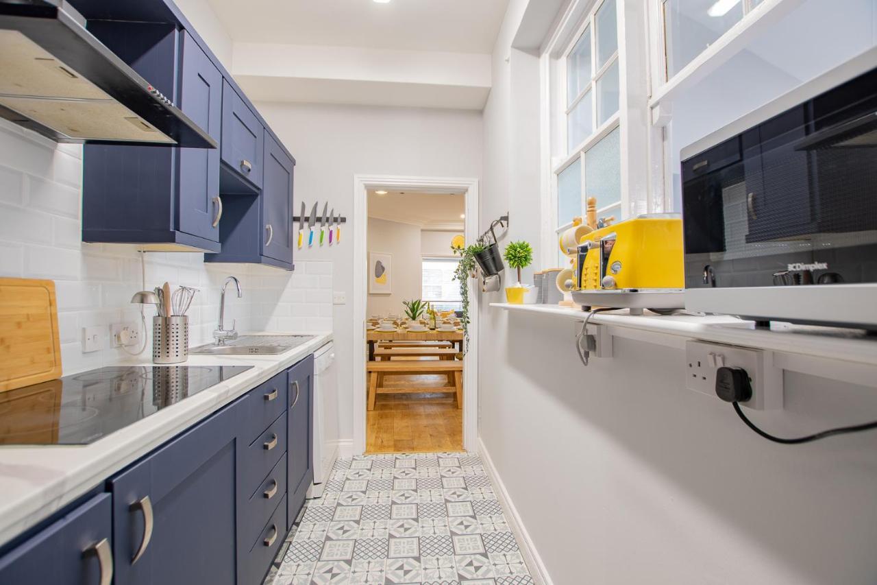 Holiday home The Yellow Door By Shortstays *