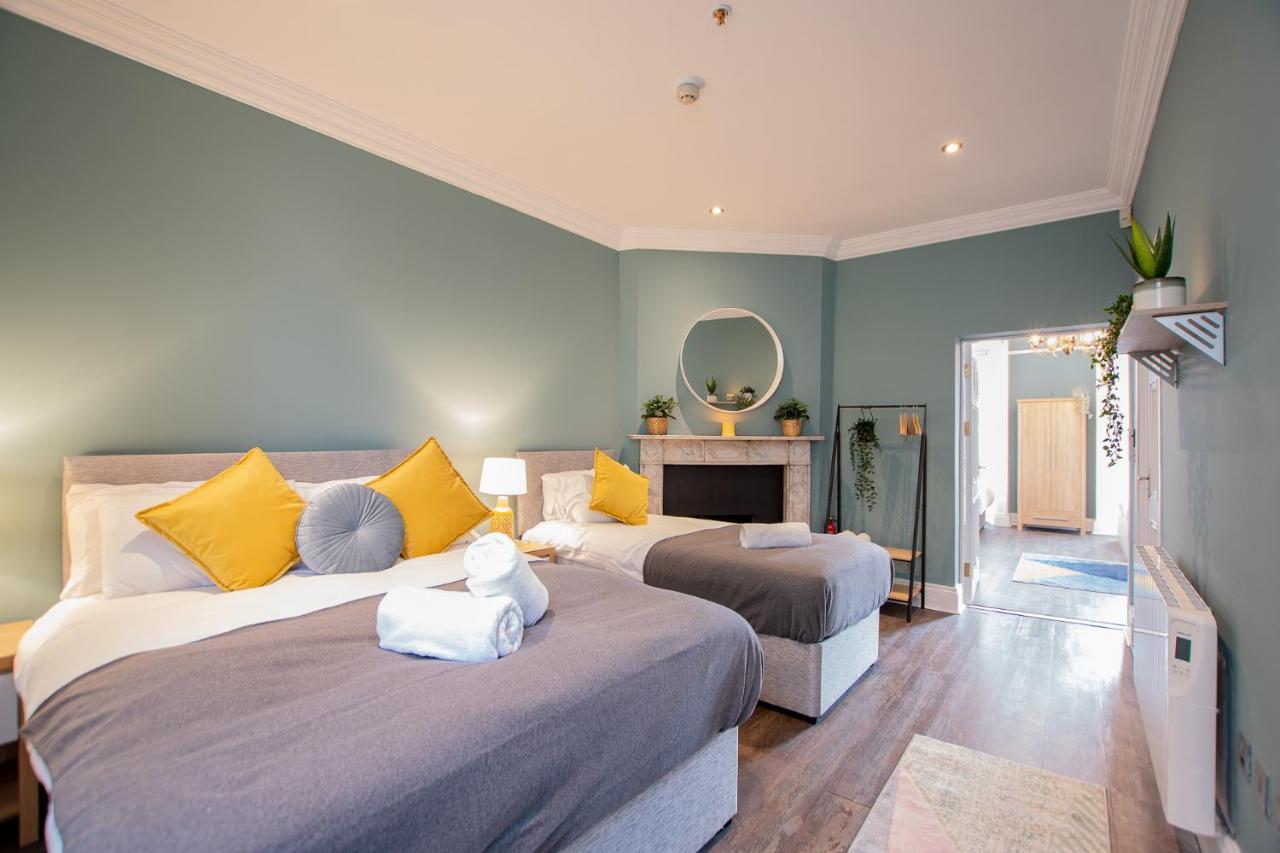 The Yellow Door By Shortstays Holiday home *