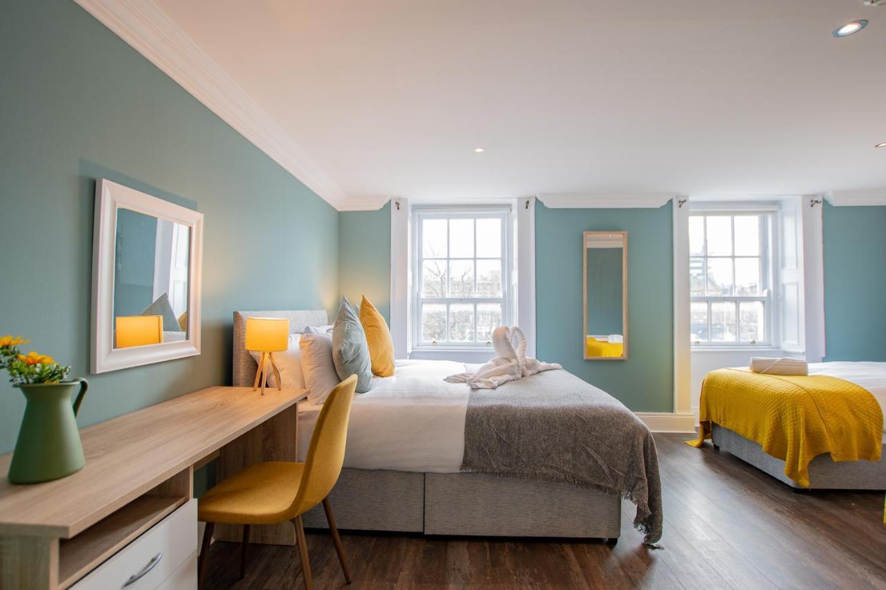 Holiday home The Yellow Door By Shortstays *