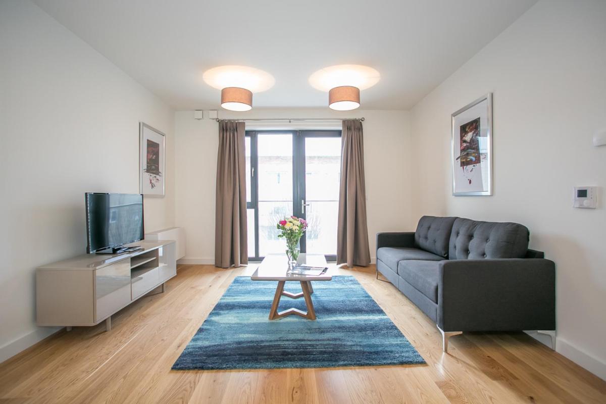 Grand Canal Square Apartment