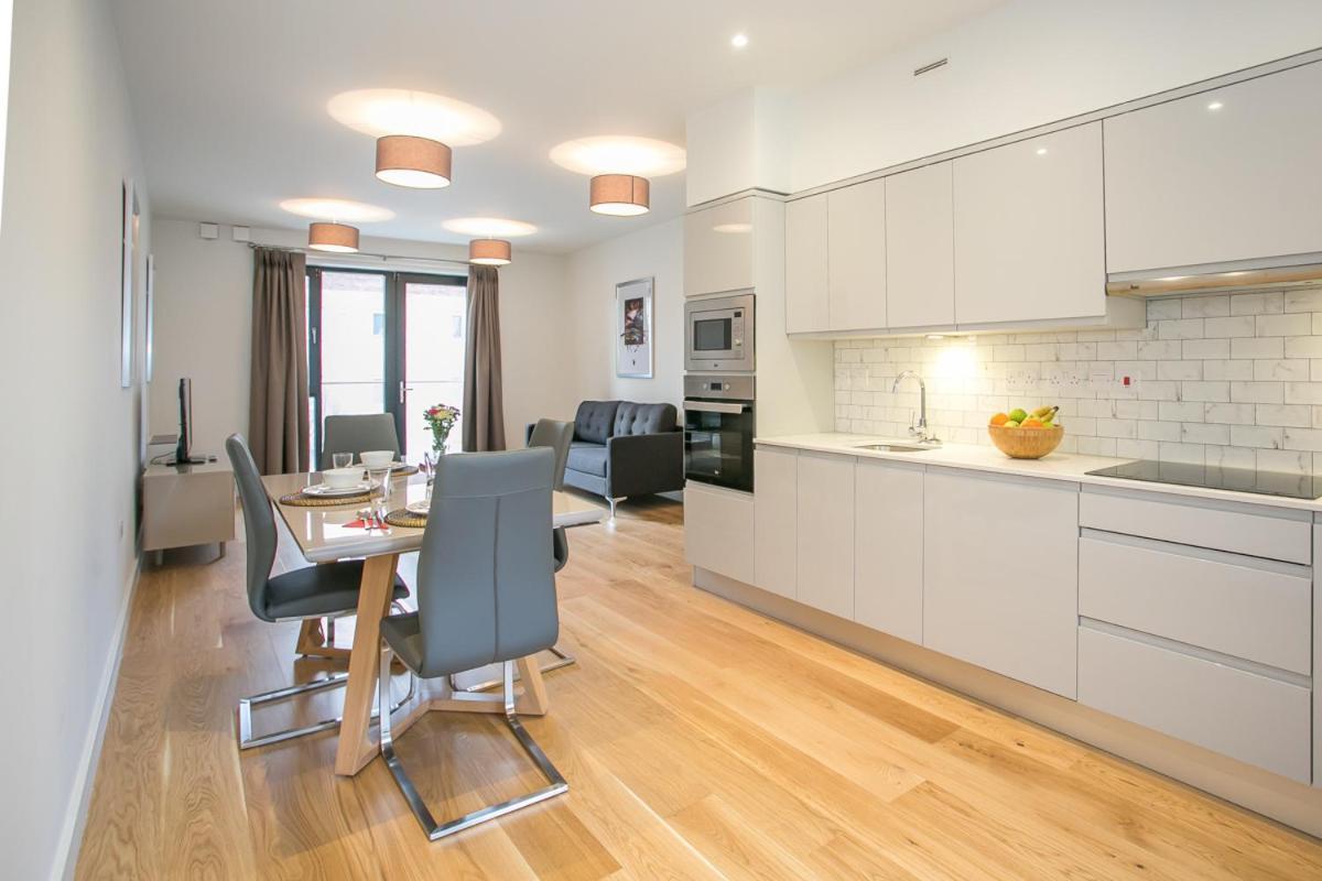 Apartment Grand Canal Square Dublin
