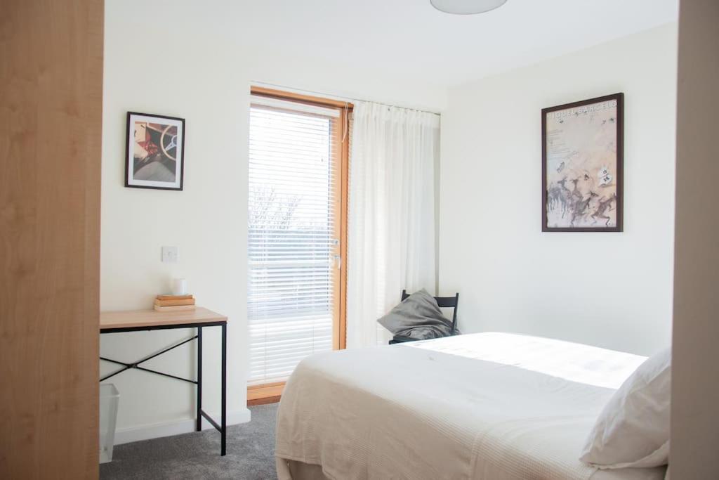 2 Bed 2 Bath With Canal View *