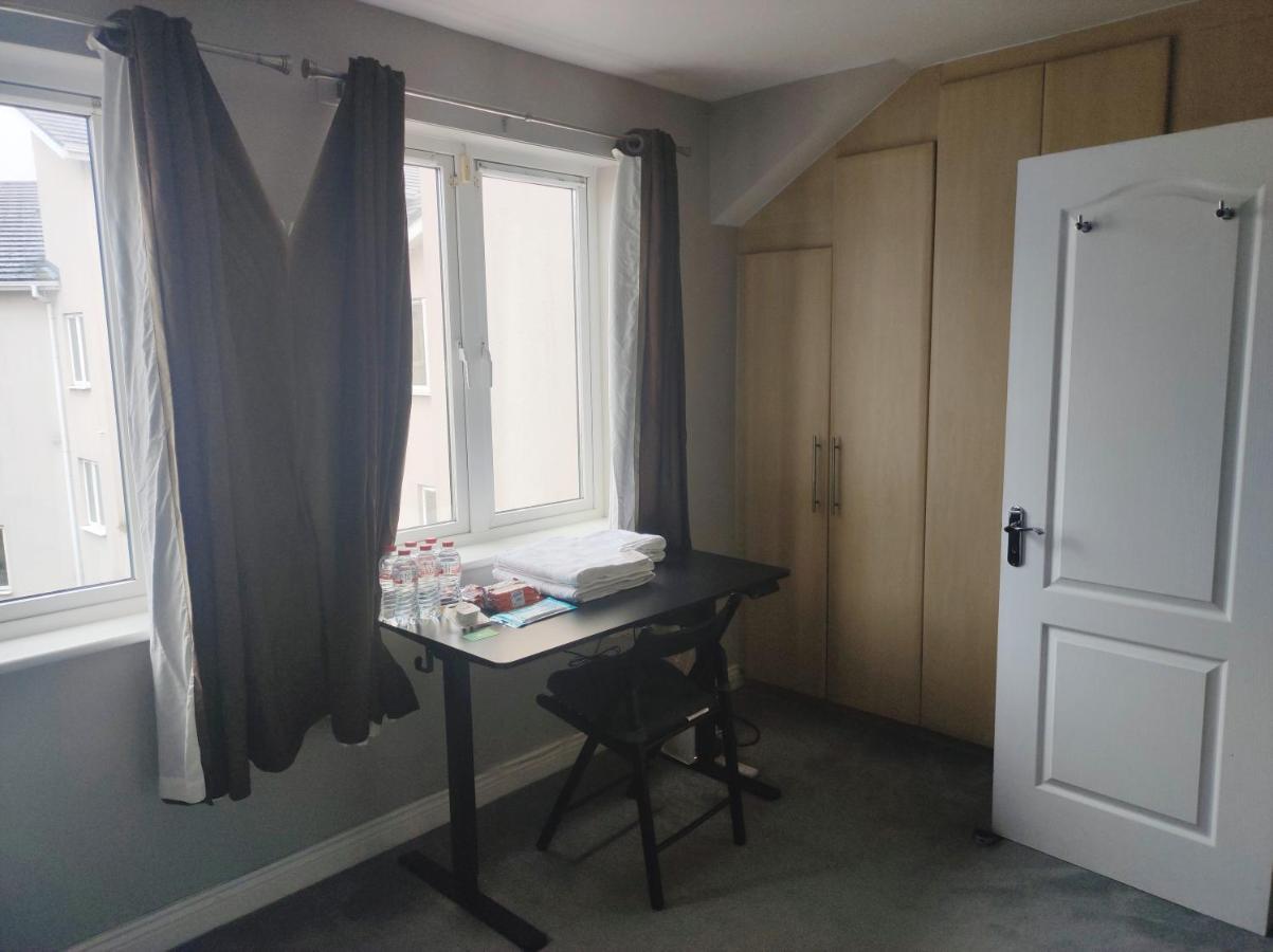 Homestay Orchard Way, Shared With An Amazing Double Bedroom With Ensuite Dublin