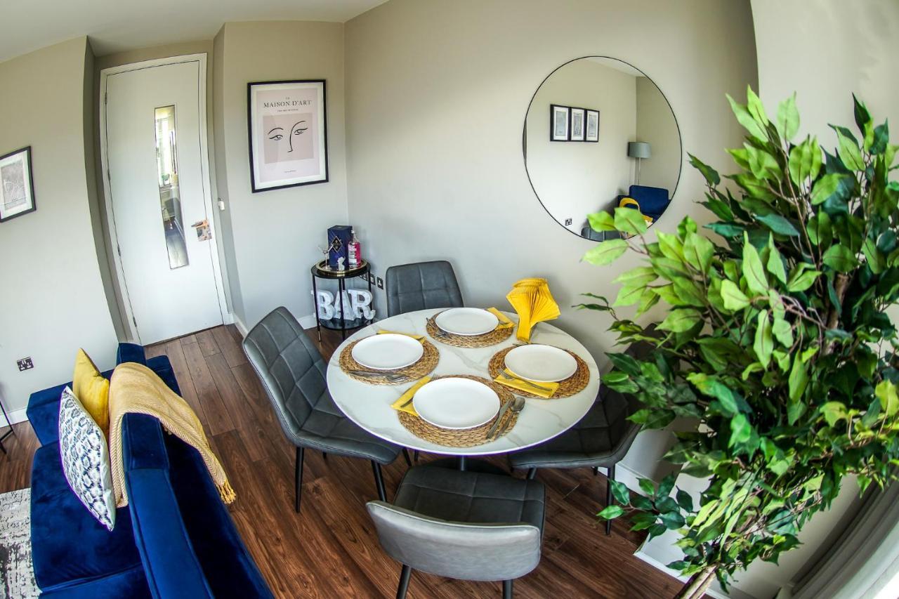 Charming Duplex In Grand Canal Apartment *