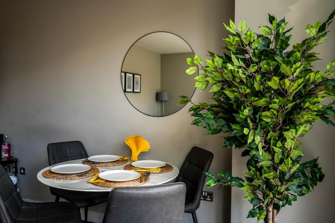 Charming Duplex In Grand Canal Apartment *