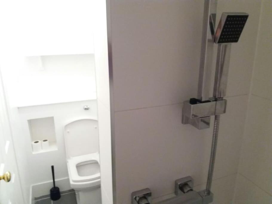 Dublin's Skinniest House *