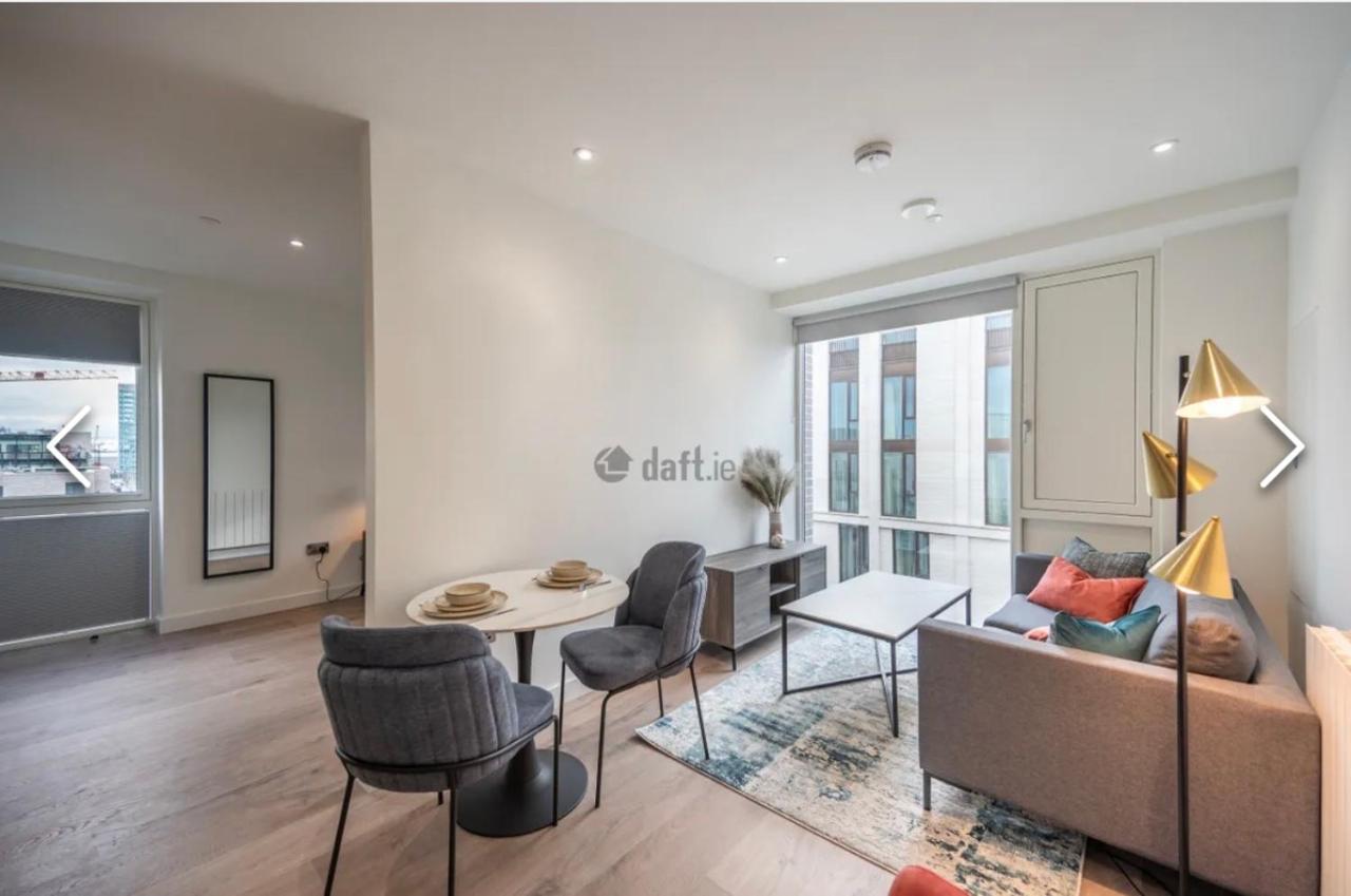 Luxury 1 Bed In Centre Full Kitchen 1 On The Docklands Apartment Dublin