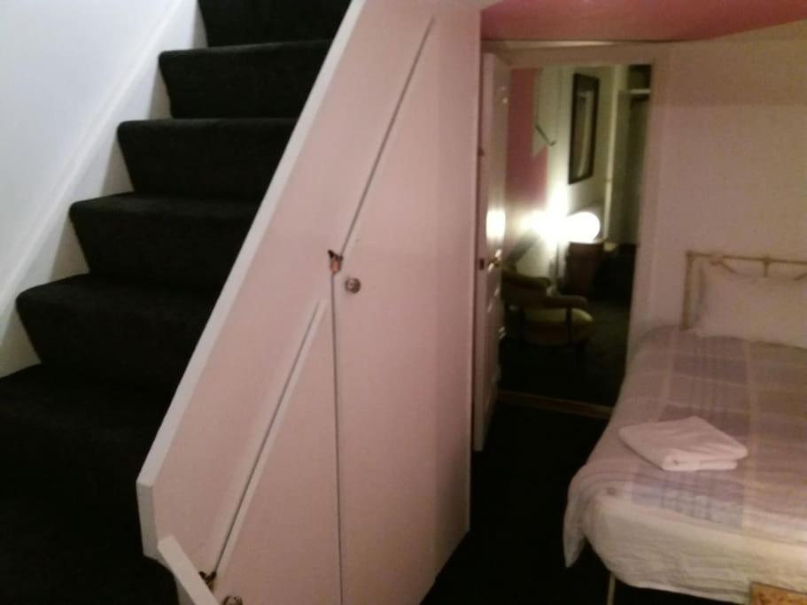 Dublin's Skinniest House *