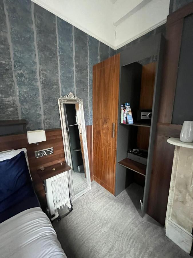 Upstairs - Private Kitchenette And Small En-suite