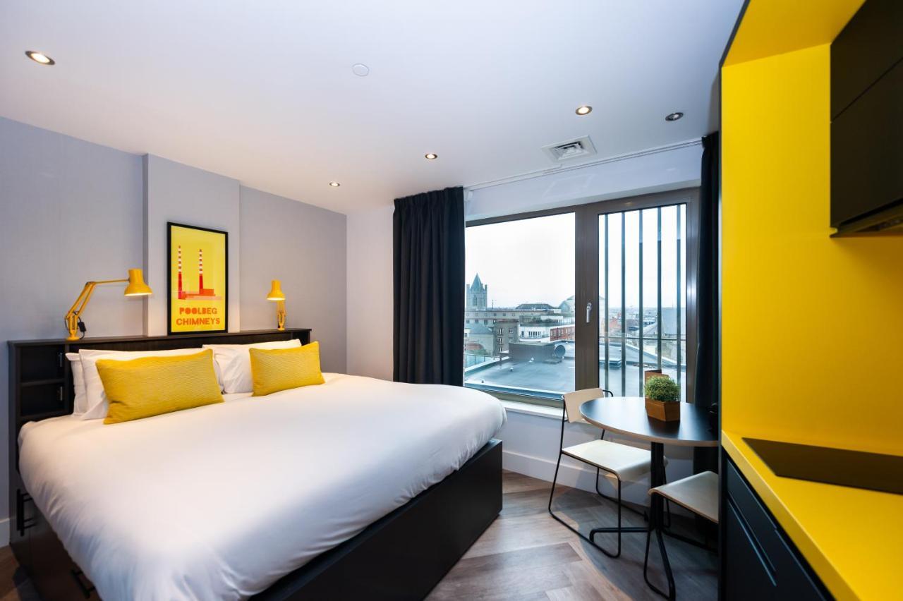 Staycity Castle Aparthotel 4*