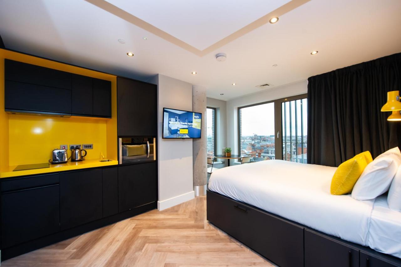 Staycity Castle Aparthotel 4*
