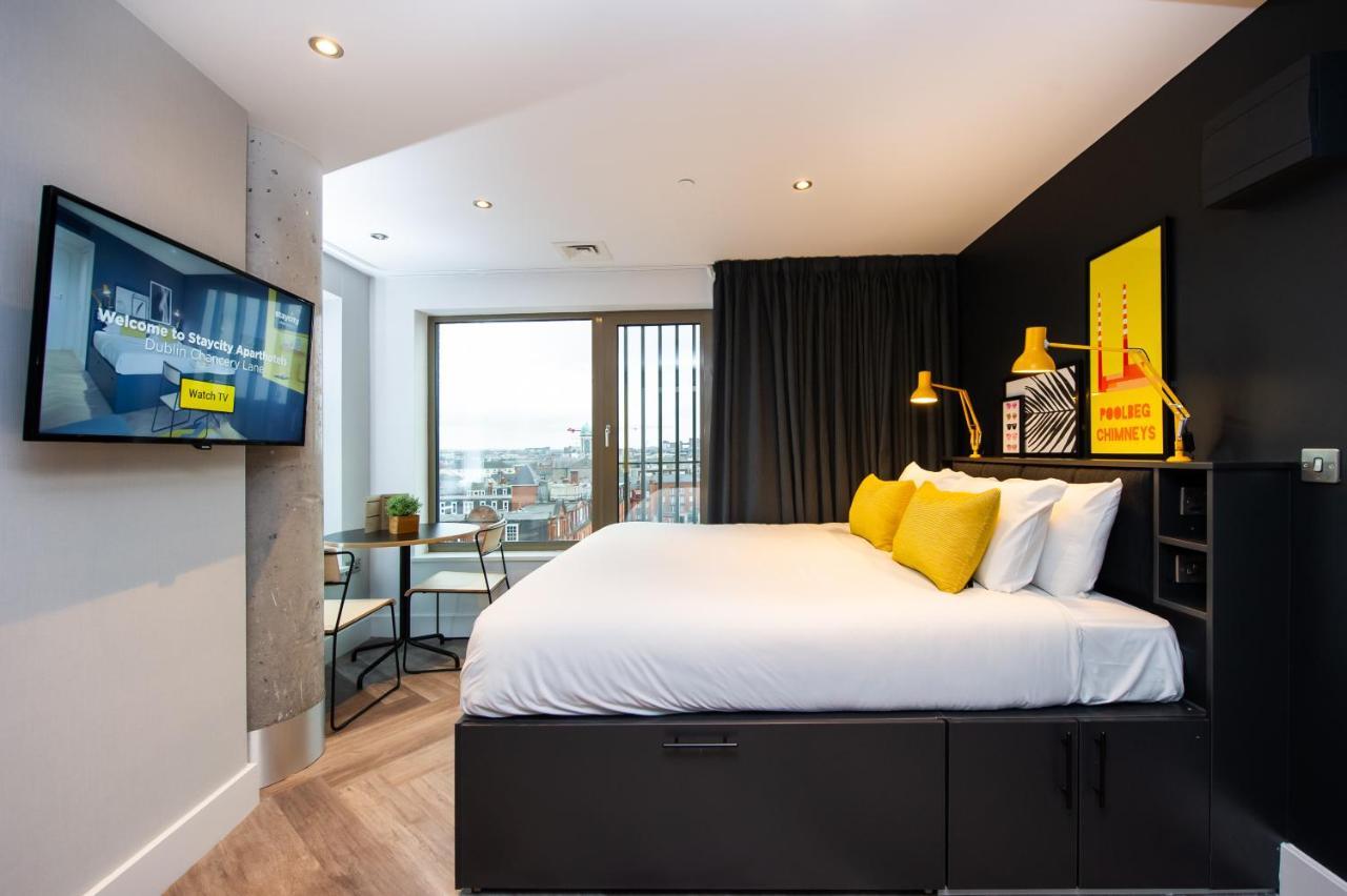 Aparthotel Staycity Castle
