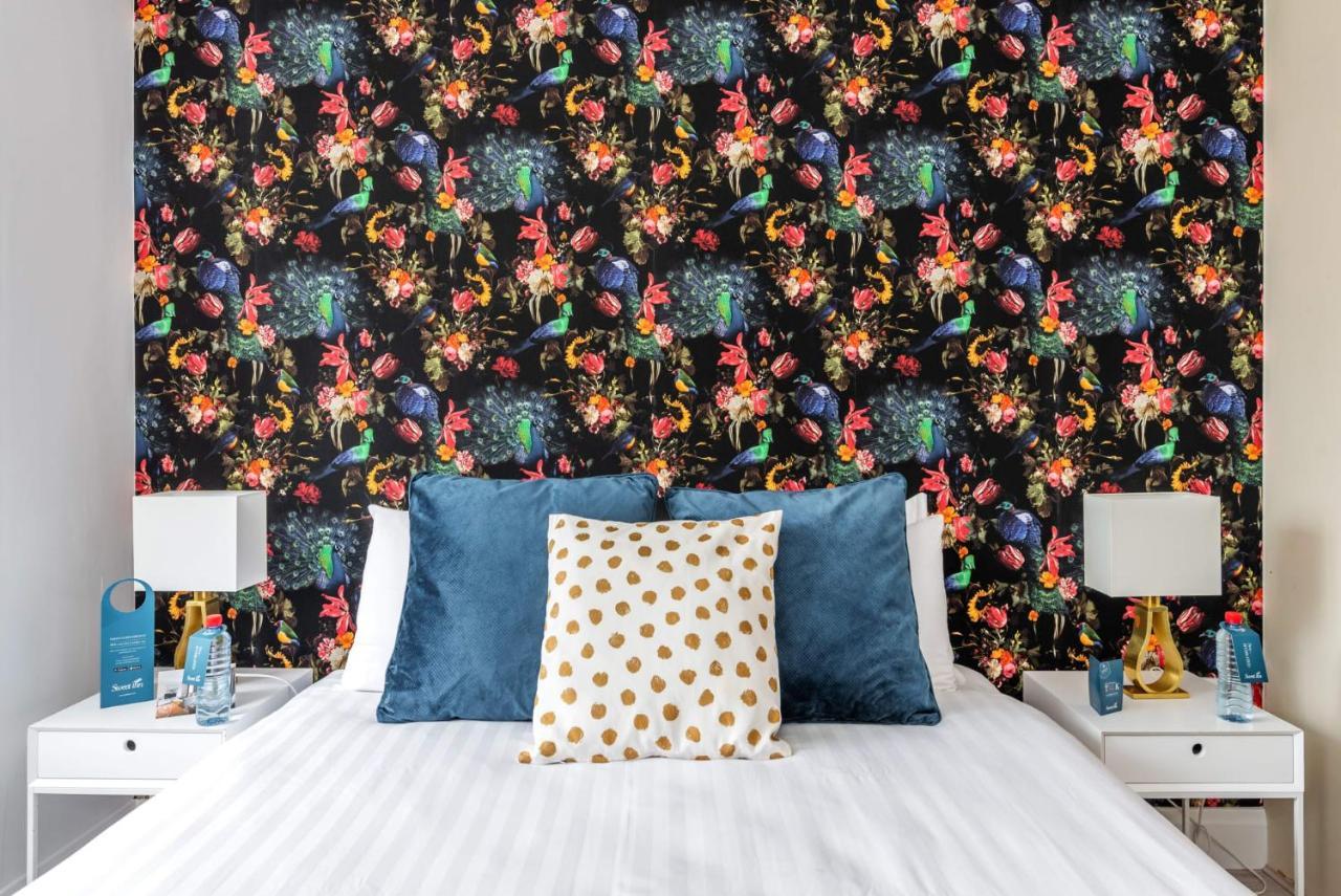 Sweet - Adelaide Square Apartment