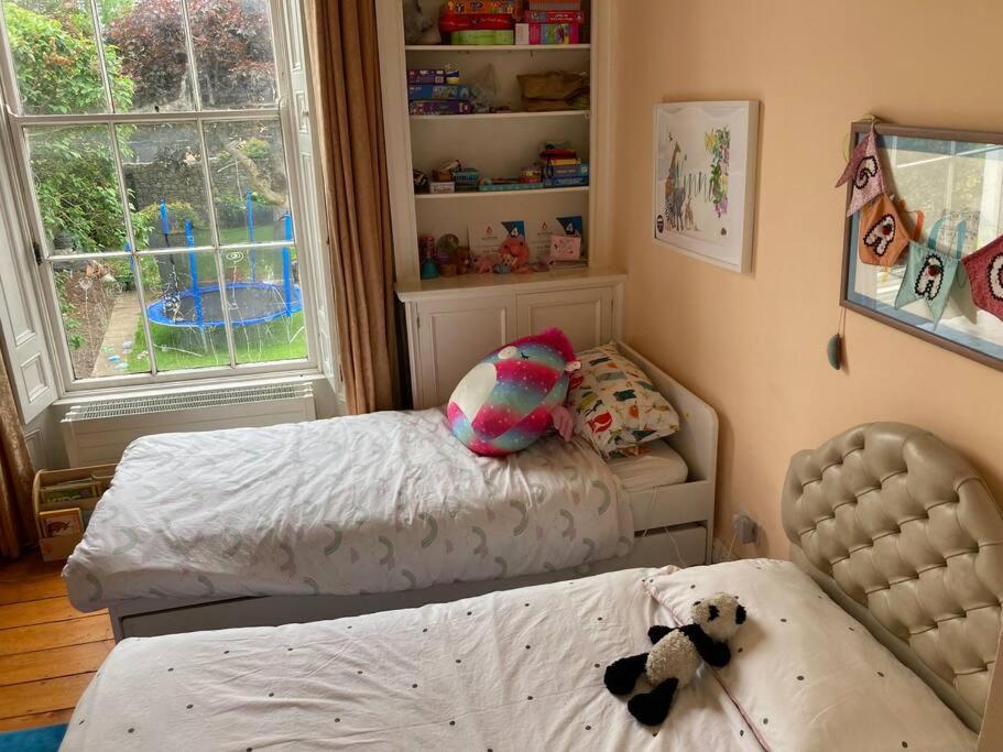 Family In The Heart Of * Dublin