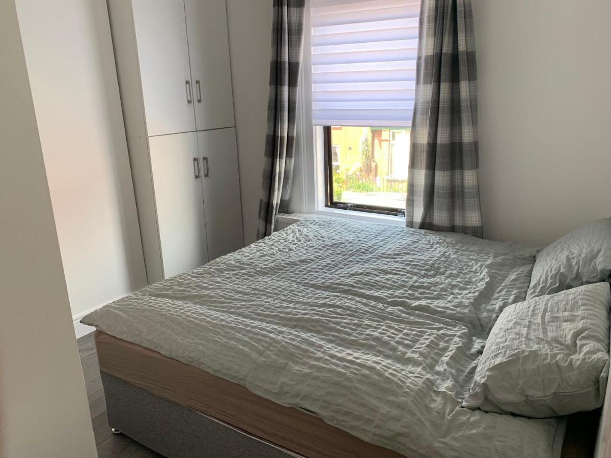 Bright En-suite In Guest house