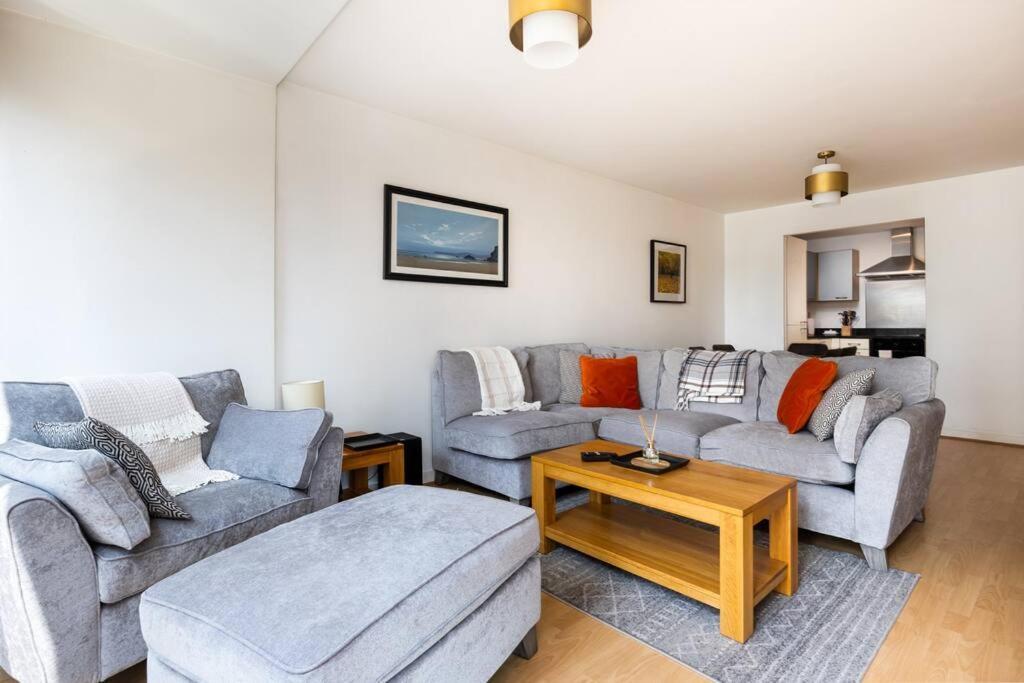 Lovely 2 Bedroom With Balcony * Dublin