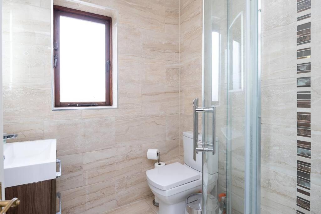 Lovely 2 Bedroom Maisonette In Beaumont, * Dublin