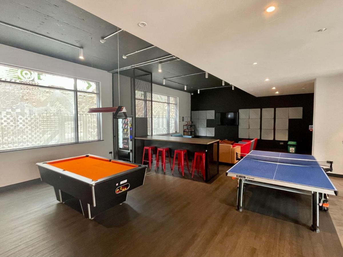 Joivy Affordable Thomas Street - Adults Only Apartment *
