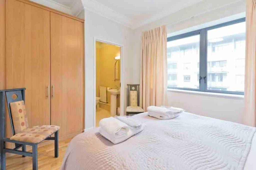 Apartment Luxury Two Bedroom In Dublin
