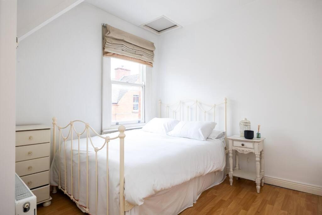 Homely 3 Bedroom House With A Balcony In Donnybrook Apartment