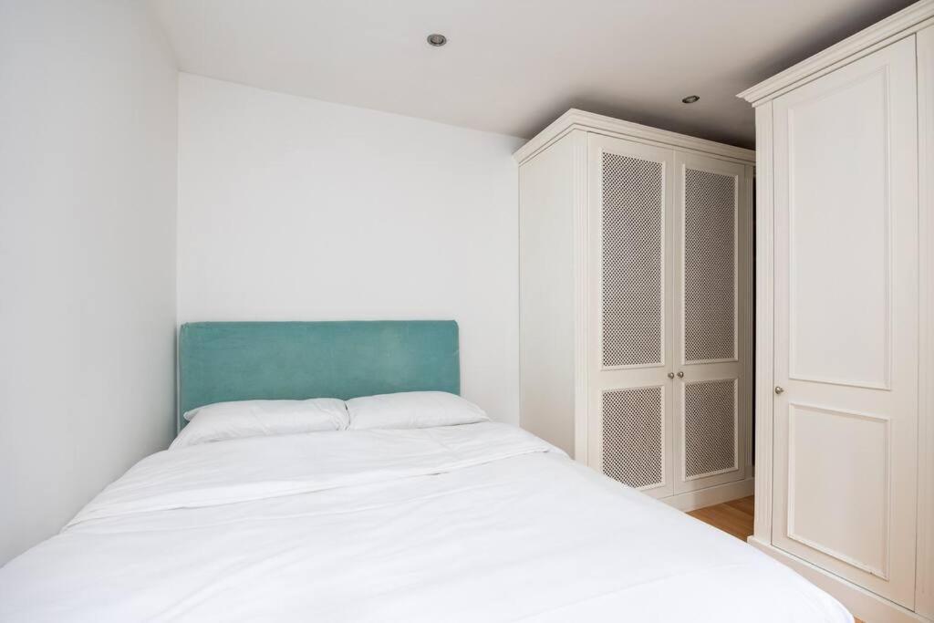 Homely 3 Bedroom House With A Balcony In Donnybrook Apartment