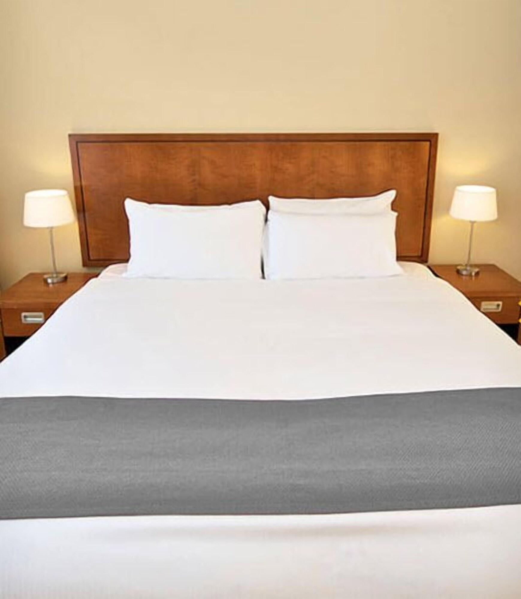 Staycity Augustine Aparthotel