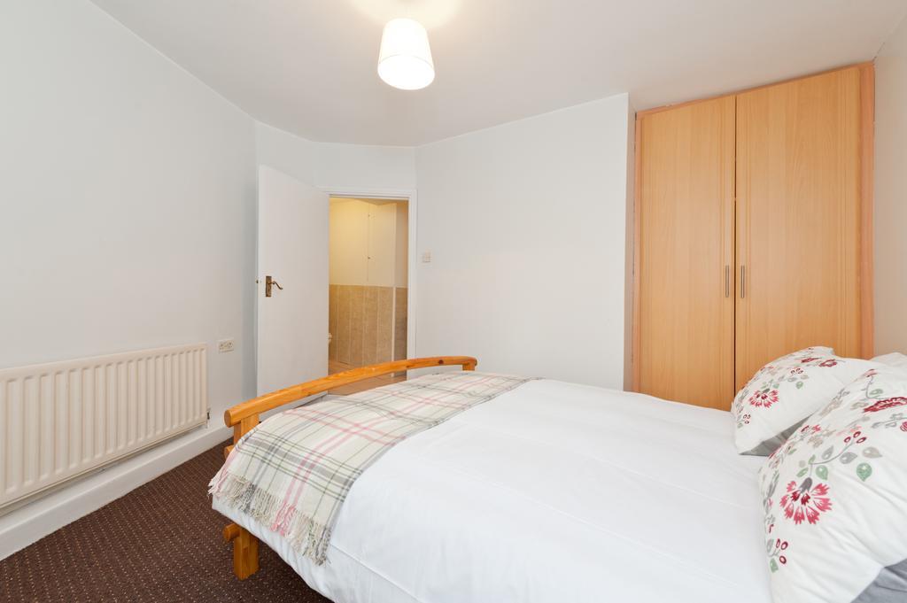 Apartment Vacation Rentals *