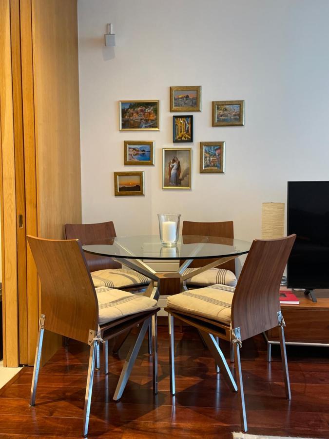 Close To Convention Centre Apartment *