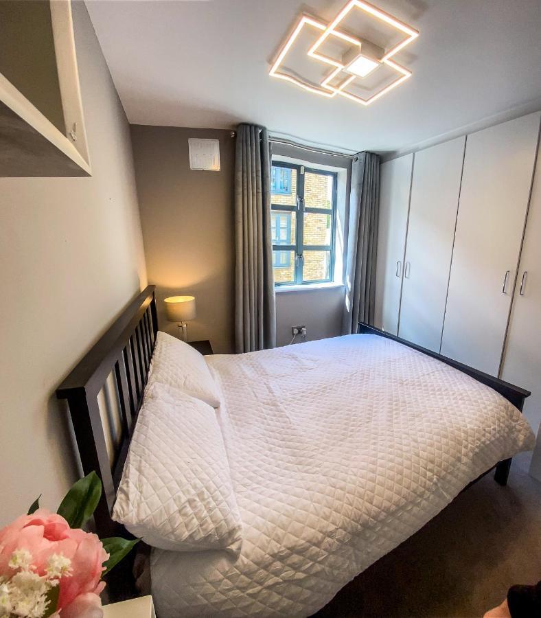 Stunning Duplex With Private Parking In 4 Vakantiehuis *