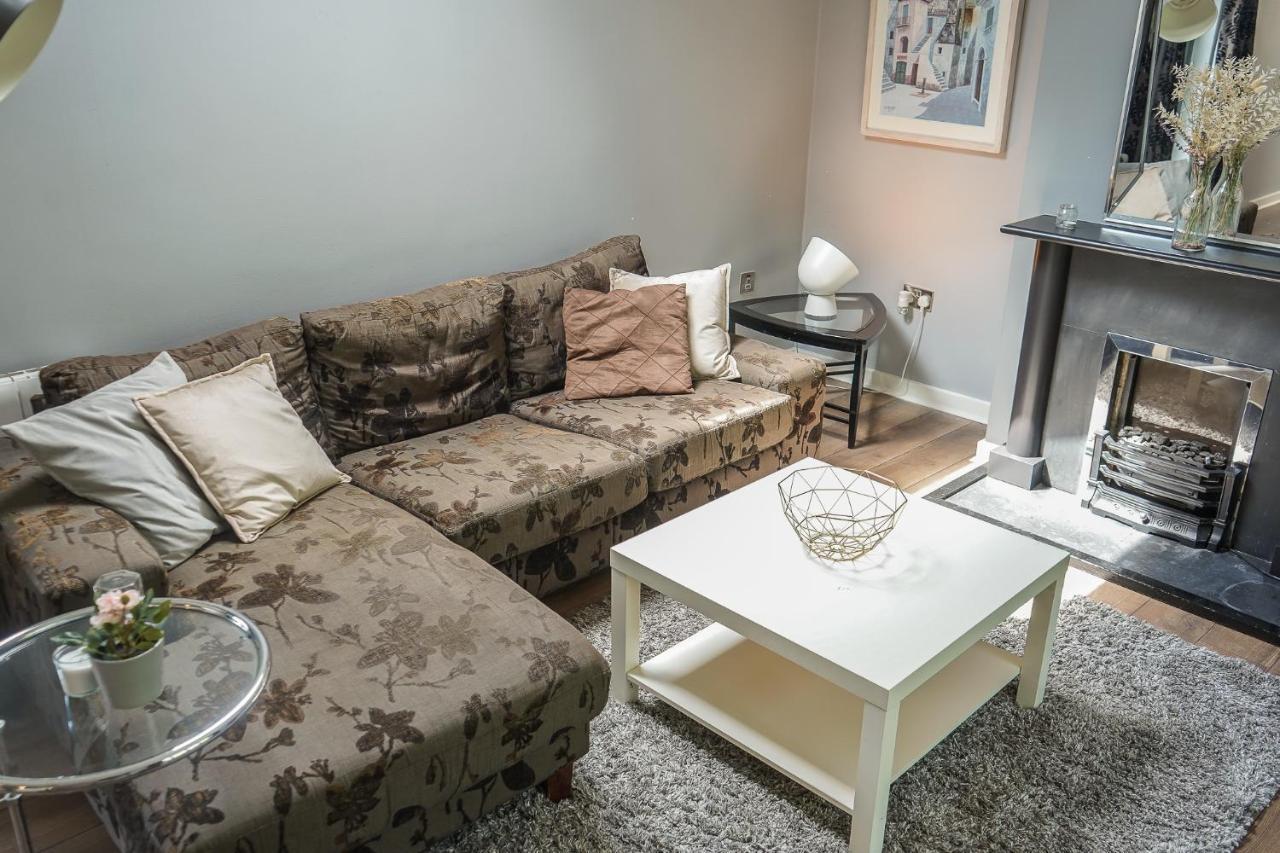Stunning Duplex With Private Parking In 4 Vakantiehuis *